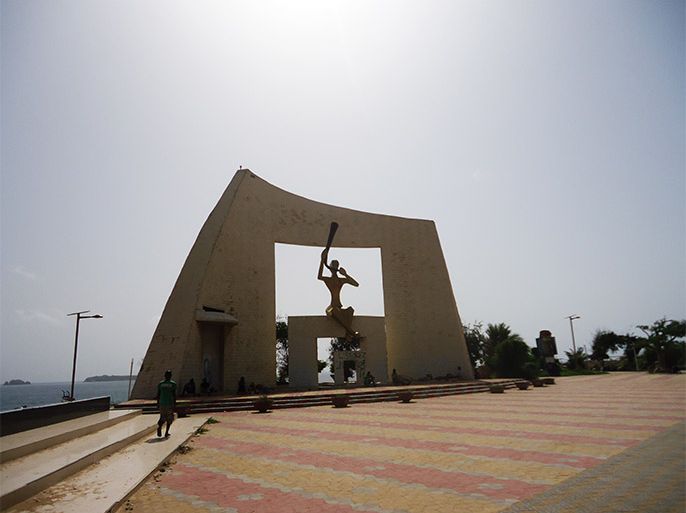 داكار - عاصمة السنغال و تعتبر من أهم مدن غرب إفريقيا حيوية و من أقدمها. أصبحت المدينة عاصمة للبلاد بعد استقلالها عن فرنسا سنة 1960. الموسوعة