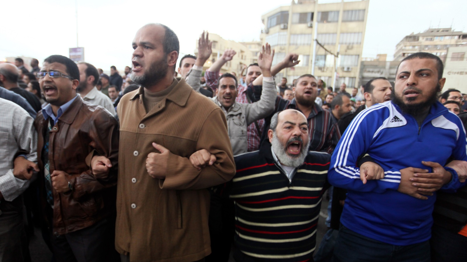 انتقال التجارب والخبرات بين الأجيال، يجعلنا نتفادى الأخطاء ولا نكررها، وإلا ستبقى الحركات الإسلامية مزارع شخصية تبقى ما بقي أهلها، وتخرب وتذهب عندما يعجز مالكوها في رعايتها والتعهد عليها بالإصلاح