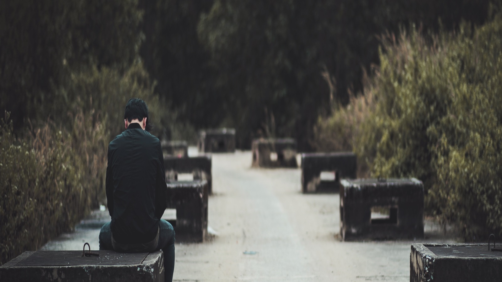 يتعرض الرجل لنوع من الظلم والإجحاف في فهم مشاعره ومسؤولياته وما يمر به من ظروف صعبة رغم أنه يحاول ألا يورق شريكته بمشاكله